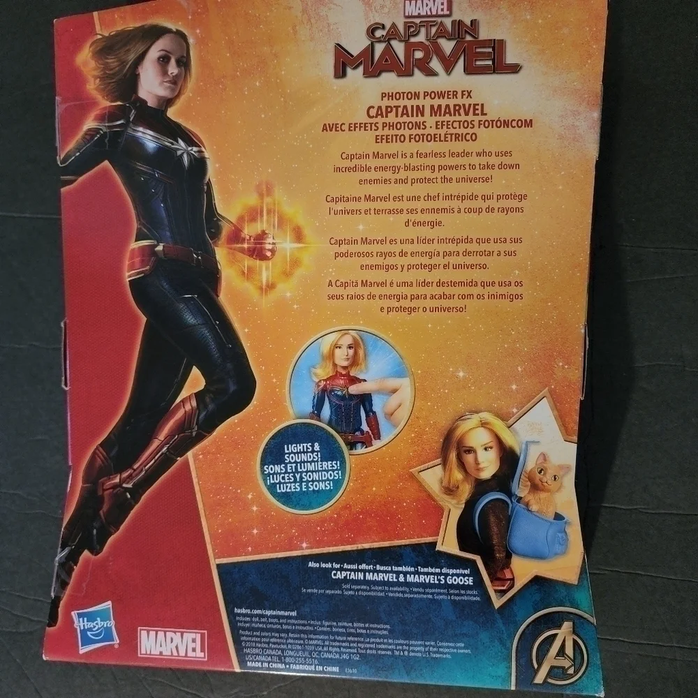Captain Marvel Photon Power FX Captain Marvel Electronic Super Hero Hasbro New